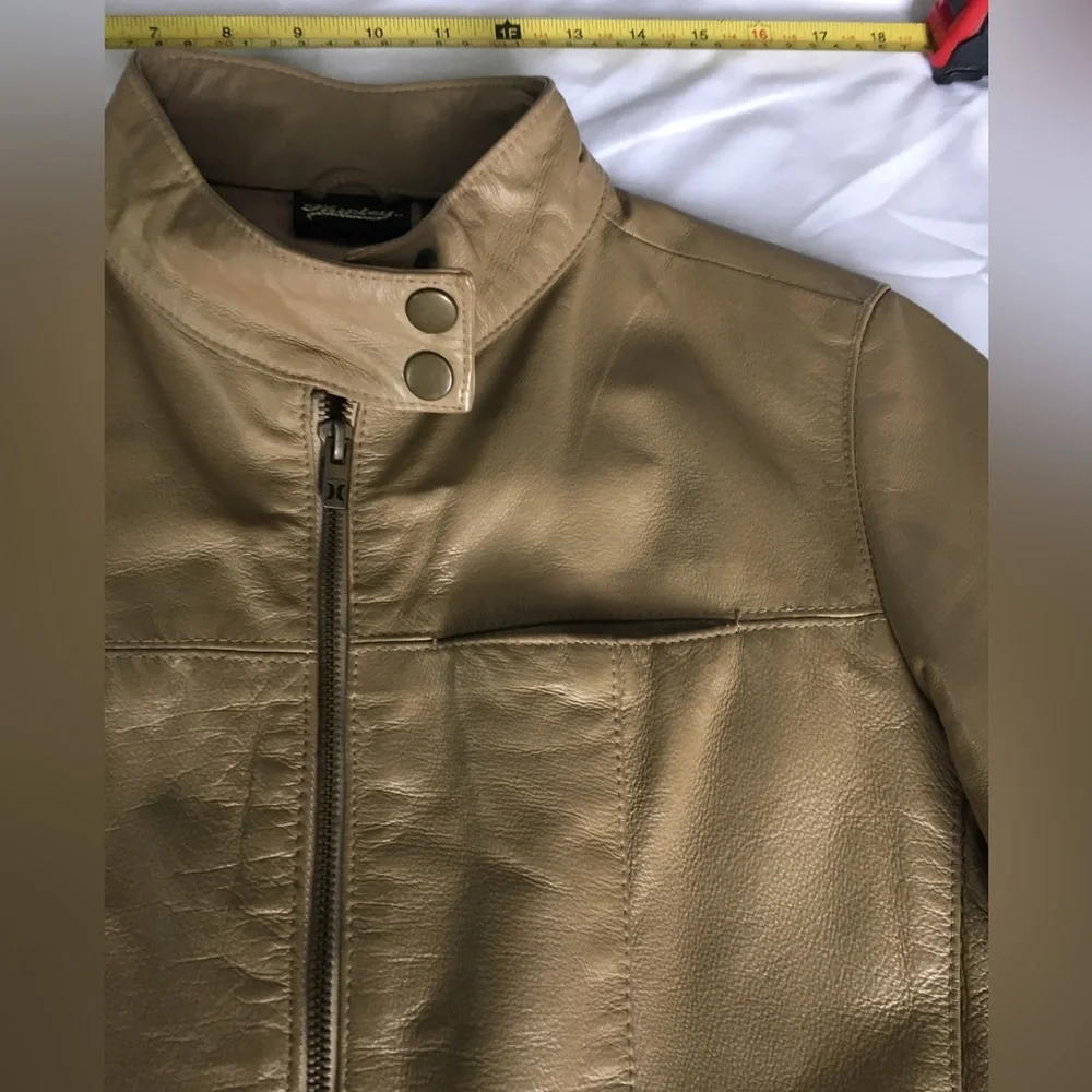 EUC Y2k Hurley tan genuine leather short jacket, satin lining, moto style. - Picture 2 of 13